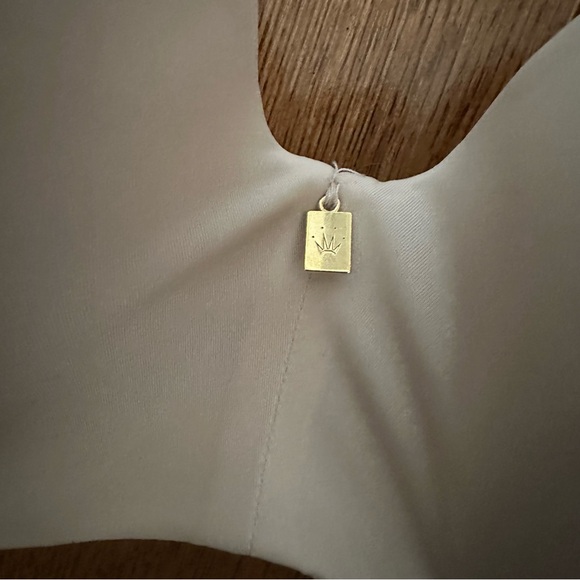 2 nude bras - Picture 2 of 7